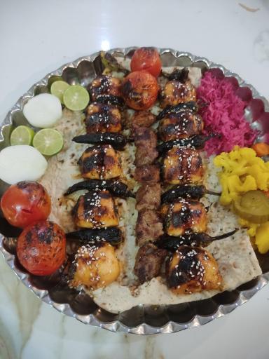 عکس 3 — باغ رستوران یکتا