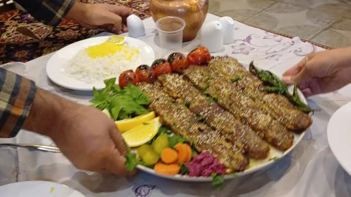 عکس 6 — رستوران شهر باران