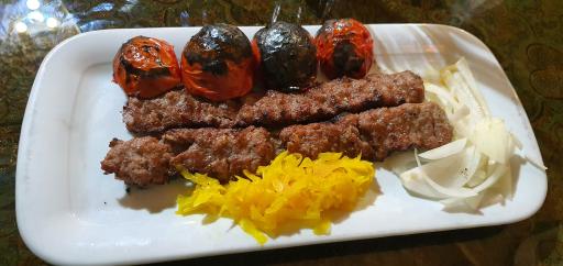 عکس 7 — رستوران سنتی سرداب