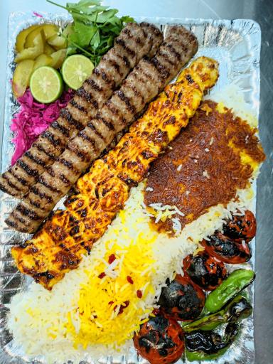 عکس 7 — تهیه غذای خاتون