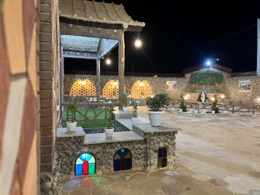عکس 2 — باغ رستوران هیوا