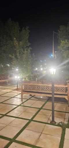 عکس 3 — باغ رستوران ایرونی