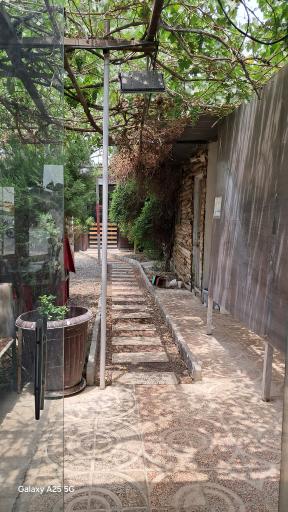 عکس 1 — باغچه رستوران دنج