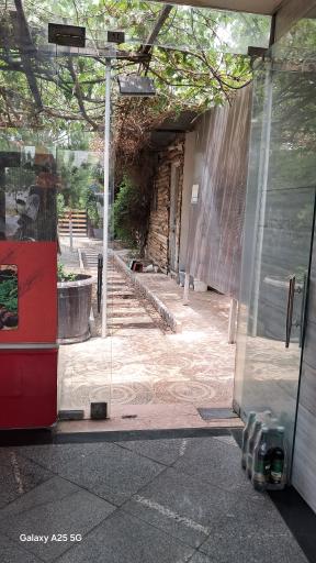 عکس 3 — باغچه رستوران دنج