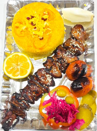 عکس 8 — سفره خانه سنتی صاحب دلان