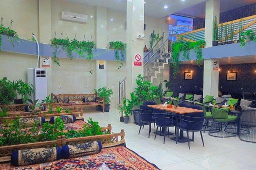 عکس 1 — کافه رستوران بادوست