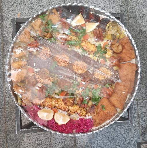 عکس 9 — رستوران شهر شب