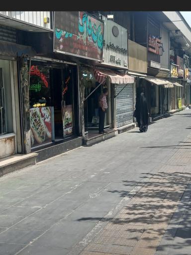 عکس 4 — هات داگ خوران ولیعصر