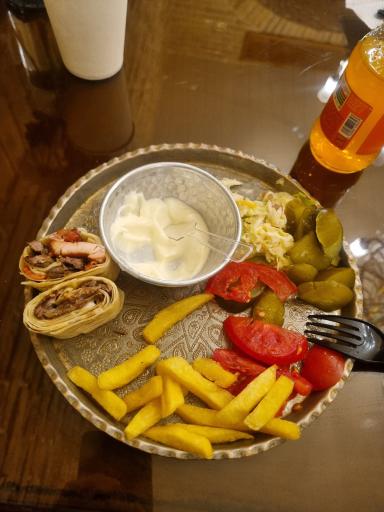 عکس 2 — گاص شاورما