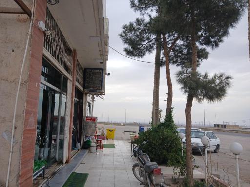 عکس 2 — رستوران کنار دشت