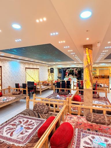 عکس 3 — رستوران صادقی