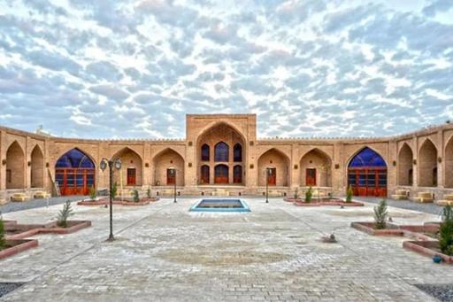 عکس 2 — رستوران و هتل کاروانسرای عباسی