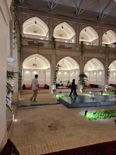 عکس 6 — رستوران عمارت ماندگار