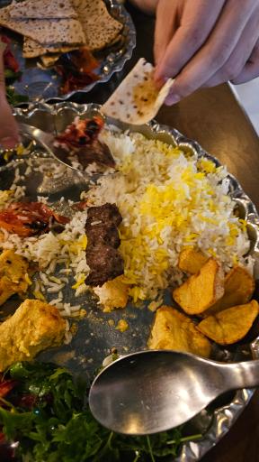 عکس 2 — رستوران چارسو