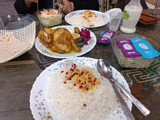 عکس 2 — رستوران گلچین