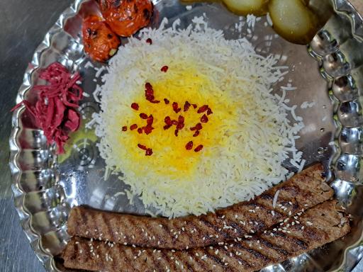عکس 8 — سفره خانه سنتی صفا