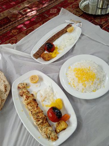 عکس 6 — باغ رستوران نقش جهان