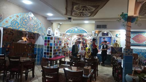 عکس 4 — سفره خانه سنتی عتیق الملک