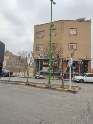 عکس 1 — داروخانه دکتر لاریان
